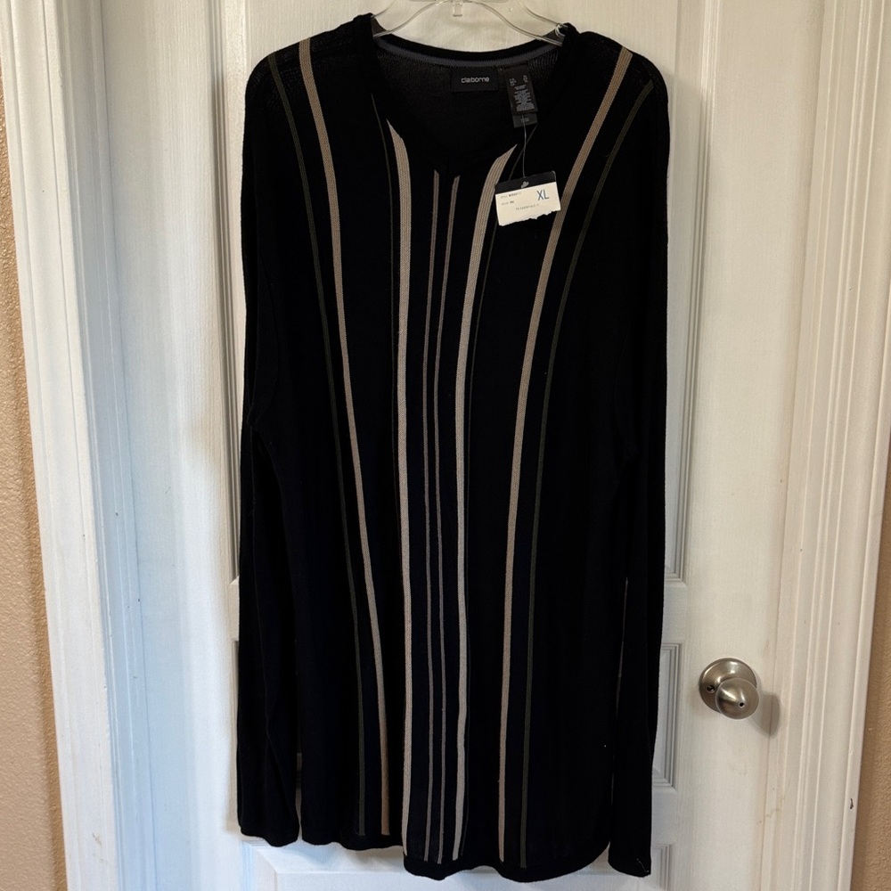 Claiborne Black and Tan Men's Sweater